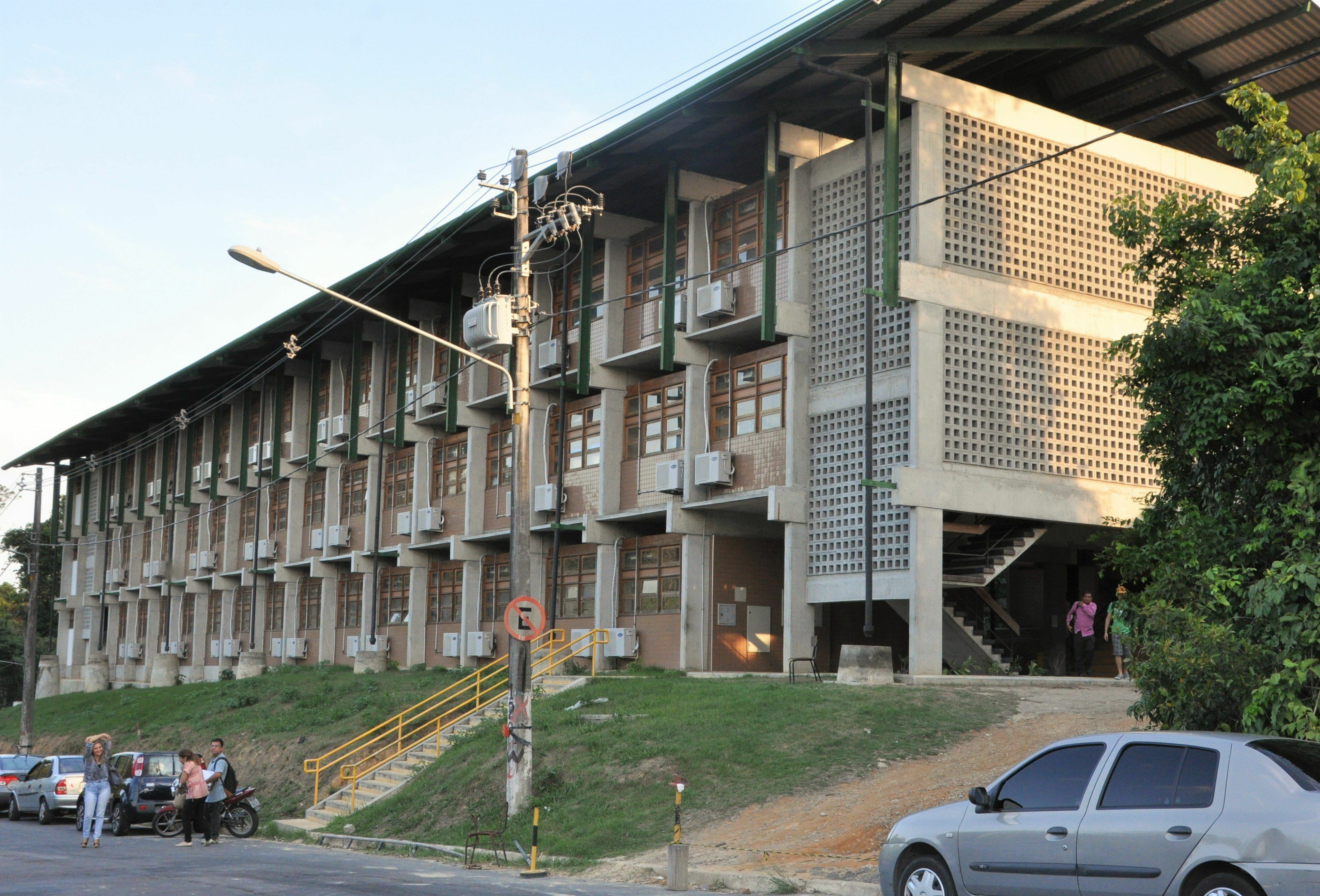 Bloco Mário Ypiranga, setor norte do Campus.